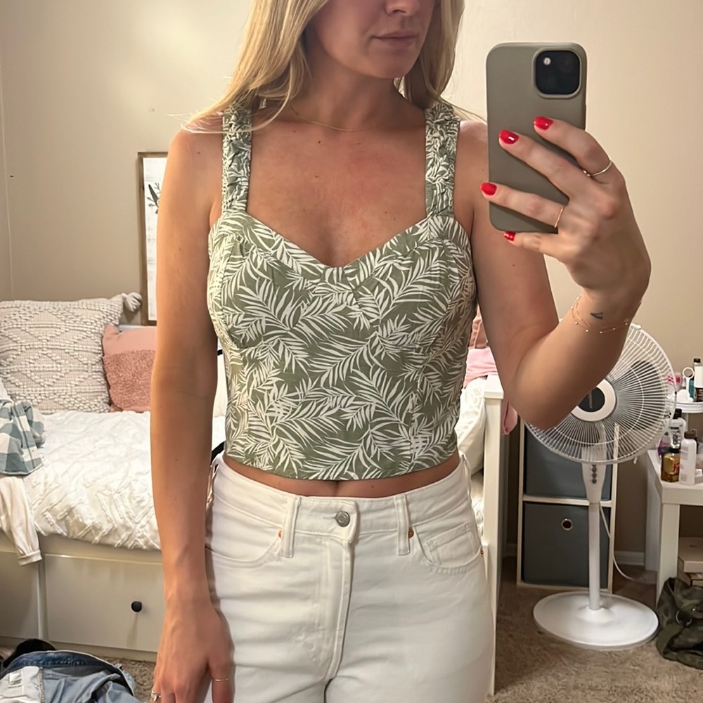 Palm crop top